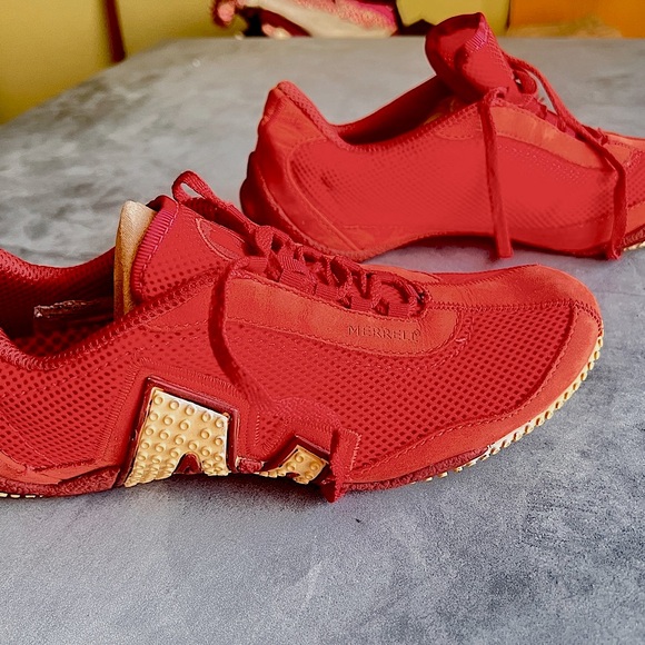 Merrell Red Relay Fly Sneakers Size 7 - Picture 2 of 5